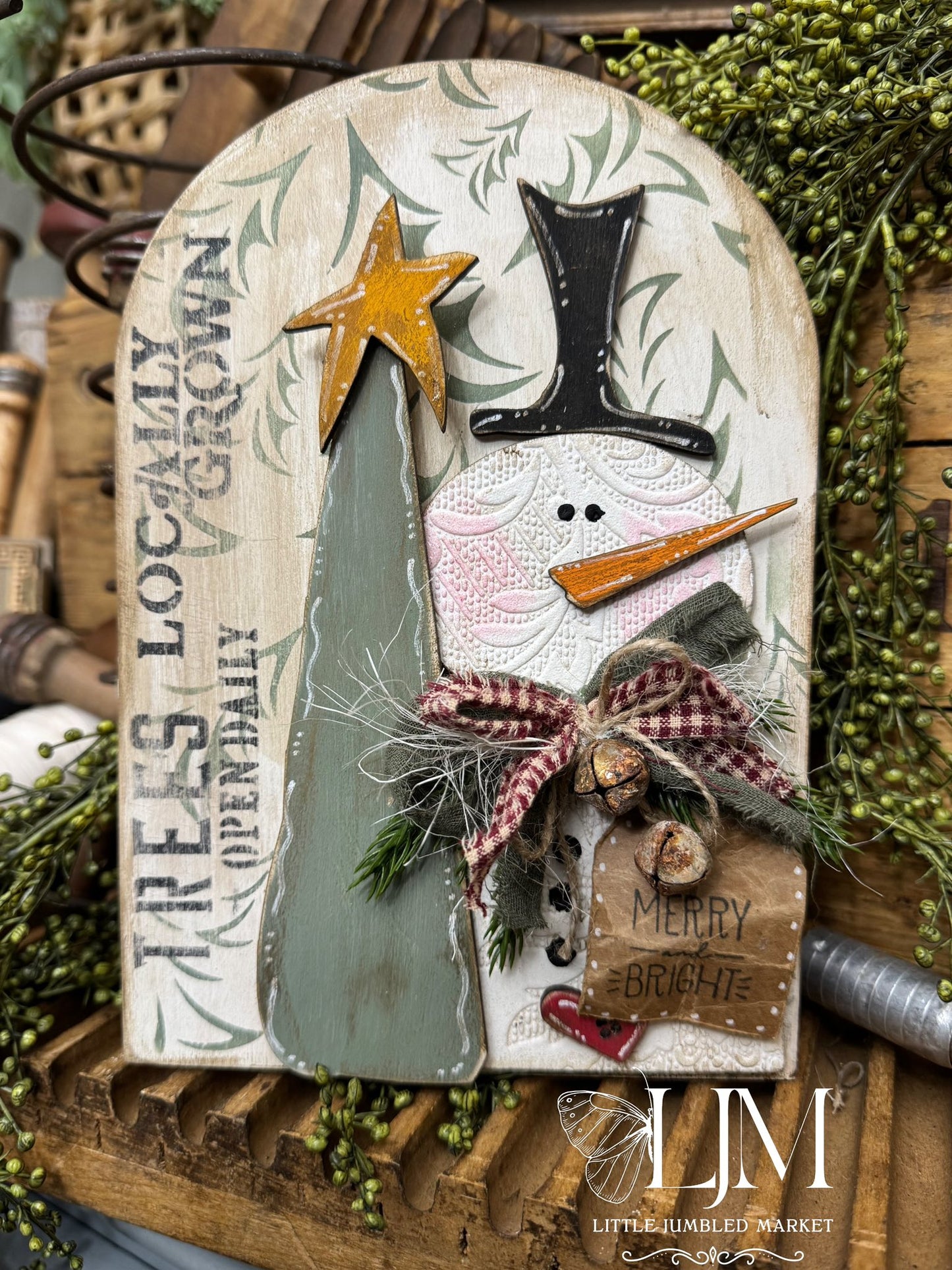 Primitive Snowman with tree on board #170